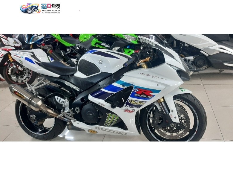 스즈키의 레플리카 r1000을 소개합니다.