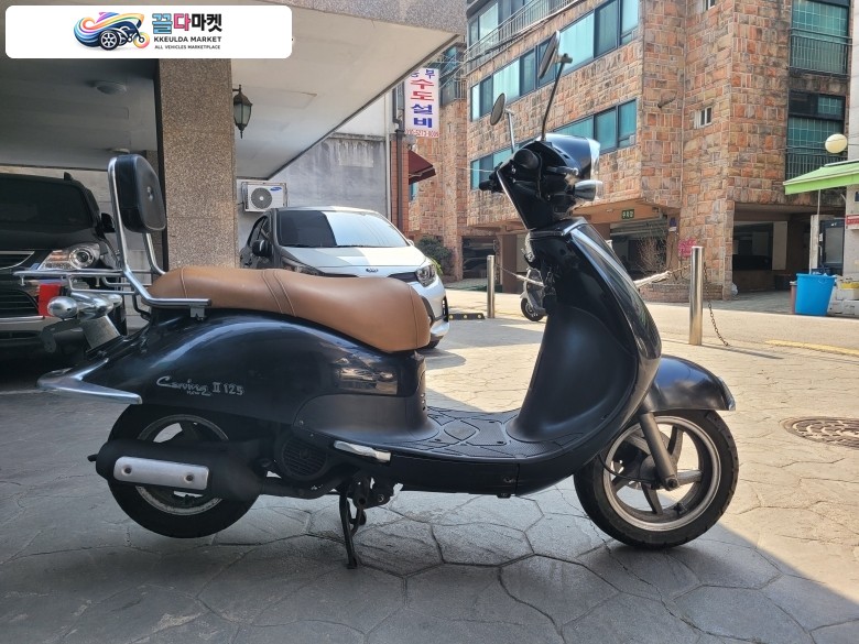 블랙 깨끗하고 상태좋은 17년식 뉴카빙2 125cc 판매합니다. 서울 동대문
