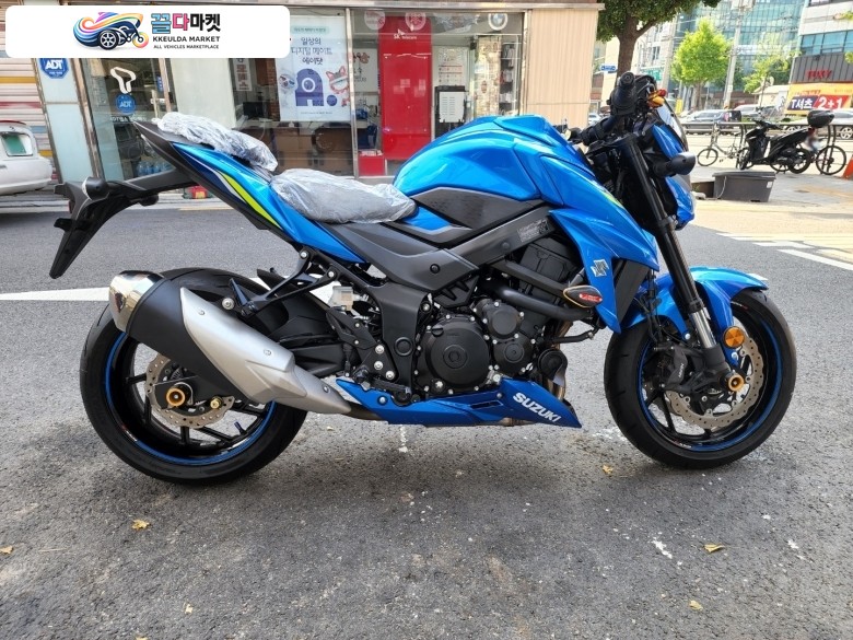신차급 짧은 키로수 19년식 GSX-S750 판매합니다.