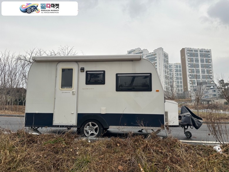 4인 가족 잘타고 다니던 카라반 입양보냅니다~