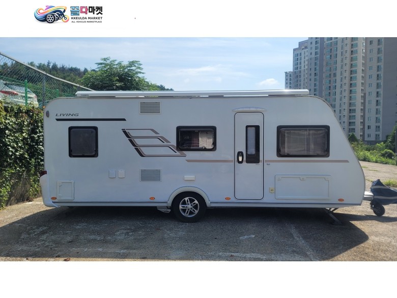19년식 20년 10월등록 하이머 에리바 리빙565판매합니다.