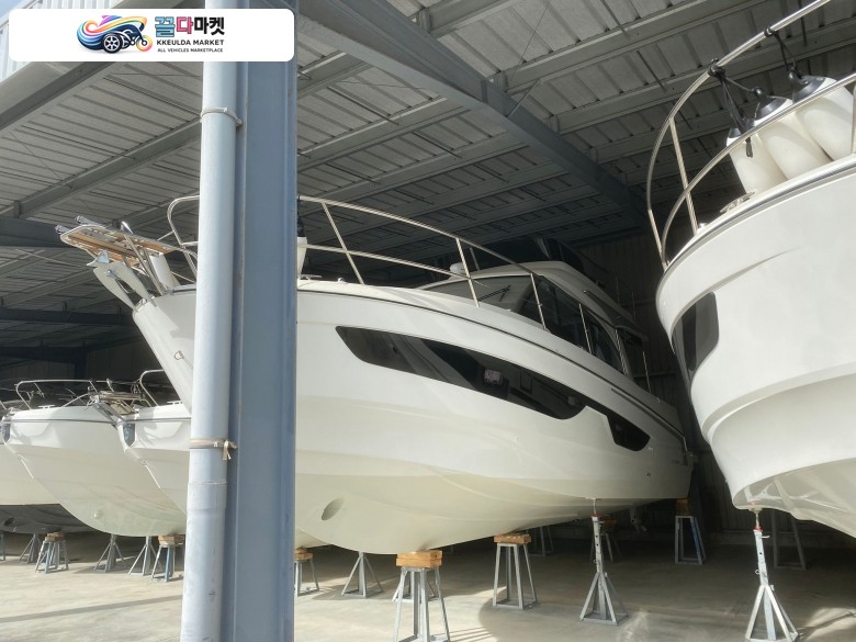 2024년식 신품 beneteau antares 11 flybridge 판매합니다.
