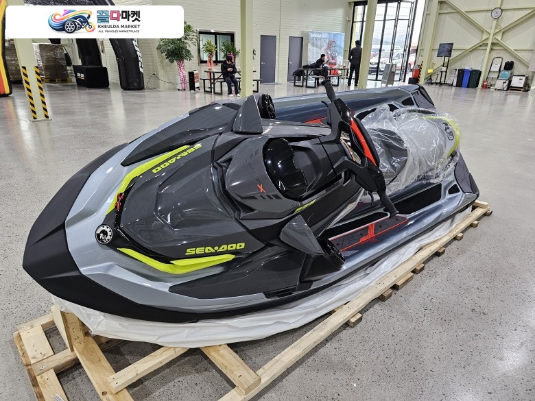 2024 SEA-DOO RXT-X 325 Ice Metal and Manta Green 씨두 공식 대리점 리치팩토리