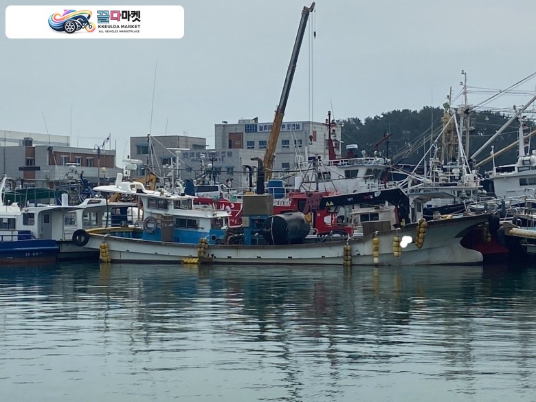 가두리양식장 크레인 어장관리선 판매합니다.  (활어시설.사료 프레스. 컨베이어 있고 기름탱크 올스텐 ...
