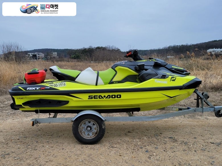 대구 씨두300 제트스키 18년식 3인승 풀튜닝 팝니다.(RXT X 300 RS)