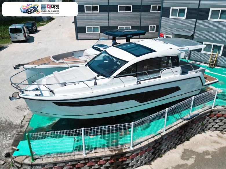 영국제 Sealine C335 풀옵션 판매 합니다.