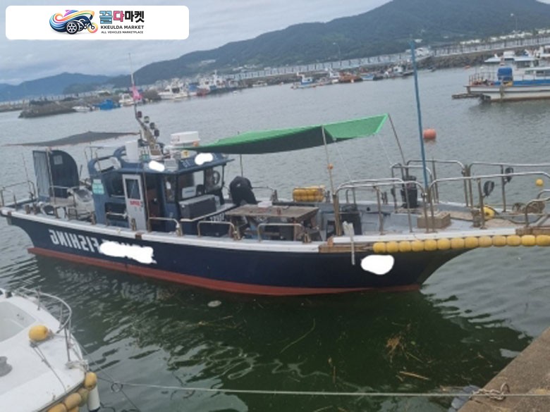 경남 3.00톤 연안복합허가 낚시어선 판매합니다. (현재 선박 계류장 뱃자리.밴드 같이 양도합니다.)