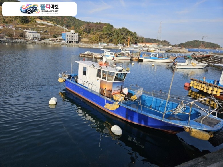 레져선 3.52톤 선외기 300마력 판매합니다.