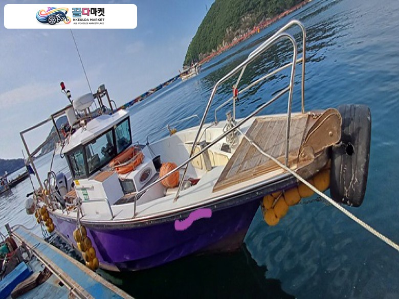 *가격 대폭인하 + 추가인하* [스킨스쿠버 / 낚시어선] 경남, 3톤 연안복합 , 트윈엔진 어선 매도