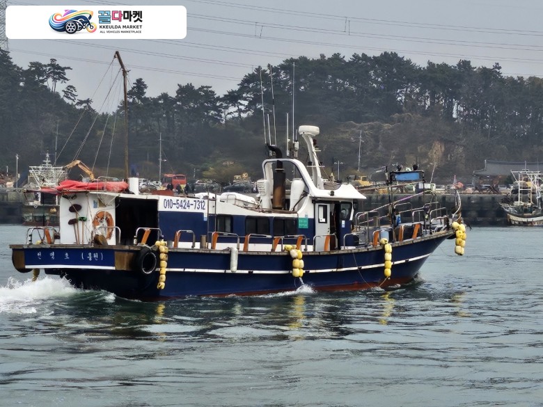충남 서천군 홍원항 12년식 자망복합허가 9.77톤 개방검사완료 낚시어선 판매합니다