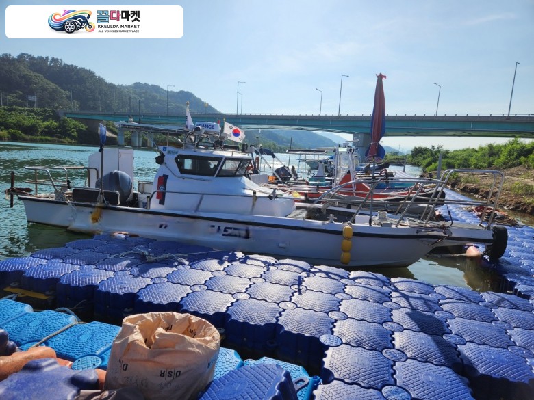 레져선 1.9톤 선외기 200마력 판매합니다.