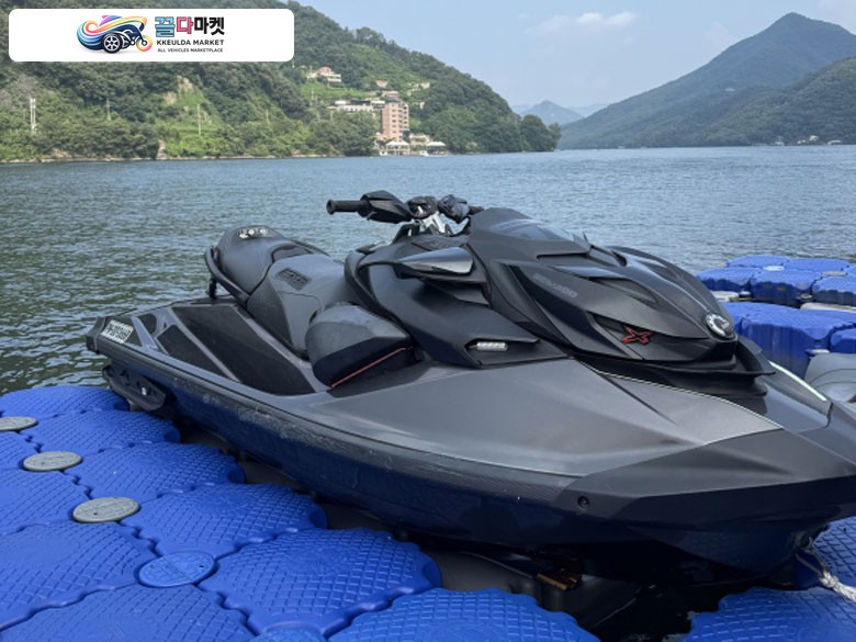 씨두 22년식 rxp300 검정모델 팝니다.