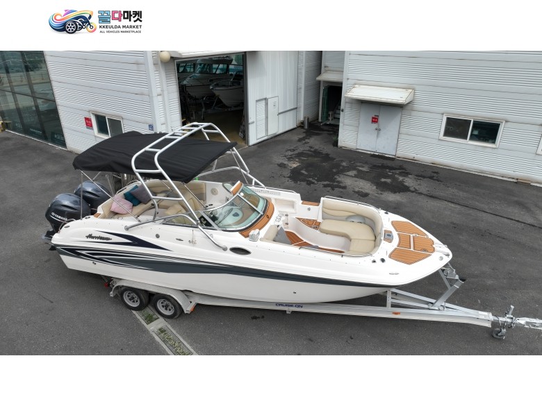Hurricane 260 데크보트 신품엔진