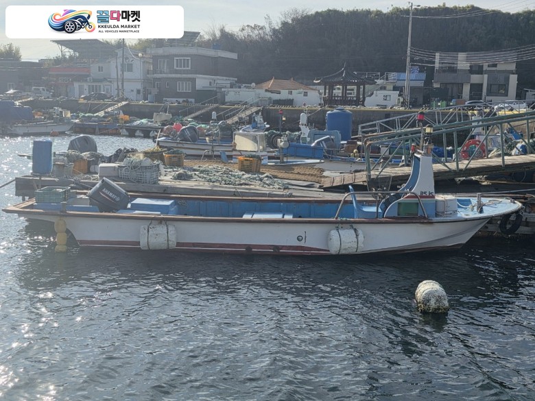 어선.어장관리선 0.82톤 선외기 60마력 판매합니다. (전국가능.선적증서있음)
