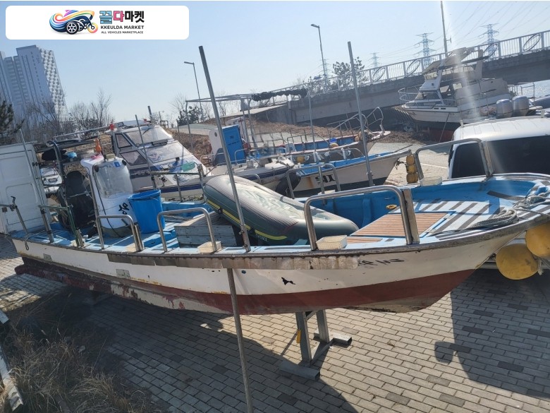 레저선 1.24톤 선외기 150마력 판매합니다.