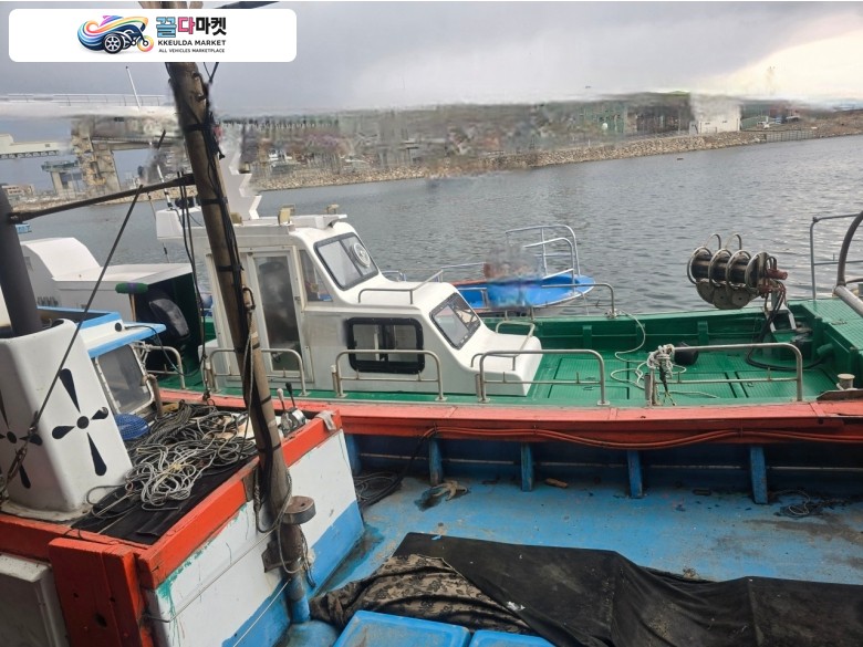 낚시어선 3.00톤 선외기 300마력 판매합니다. (어업허가권없음.필요시붙여드림)