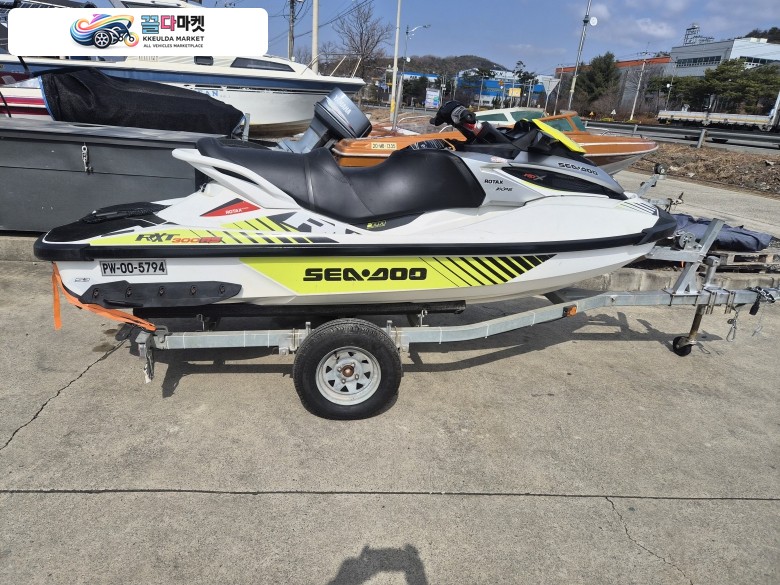 Sea-Doo RXT 300  3인승 판매합니다