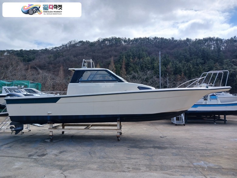 야마하 UF-28 선외기 포싸이클 300마력 야마하 엔진