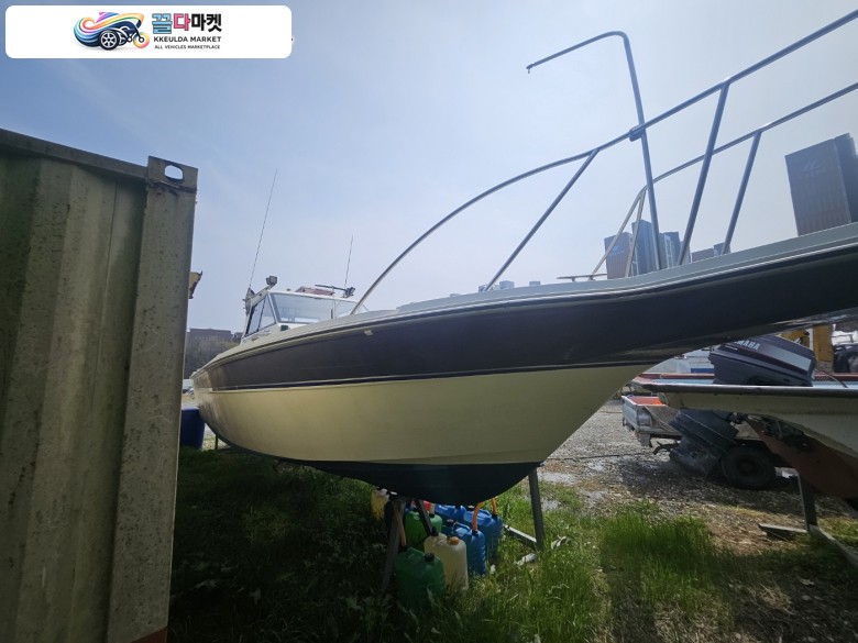 야마하 UF-30 (VOLVO PENTA 200HP) 판매합니다.