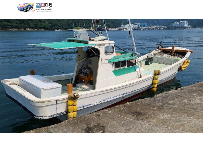 수입기타 낚시보트 1995년식 선내기 4.26톤 야마하 272hp